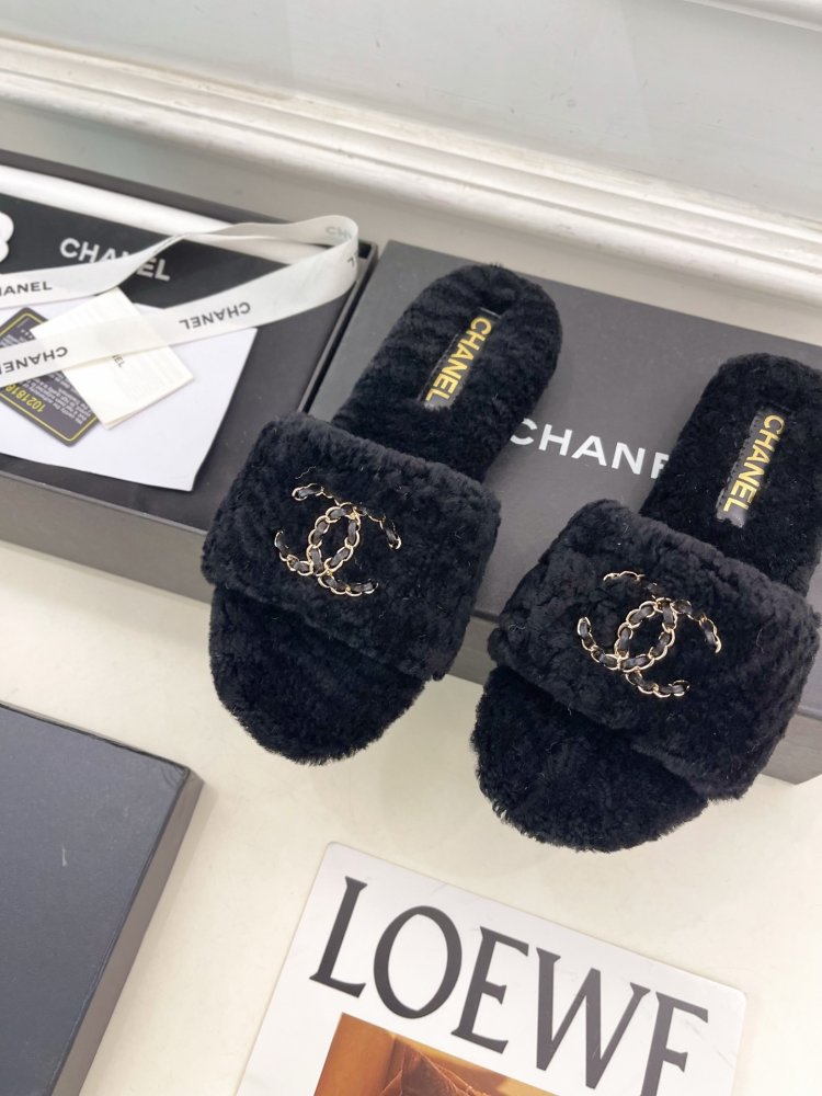 Шлепанцы меховые женские фото 6