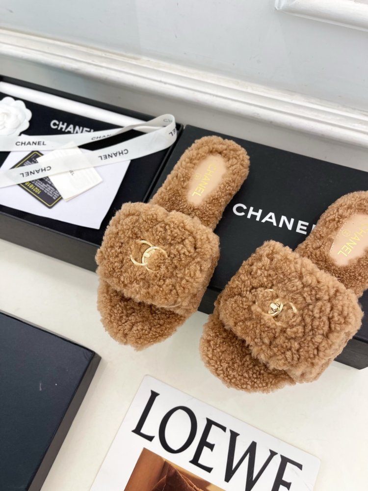 Шлепанцы меховые женские фото 6