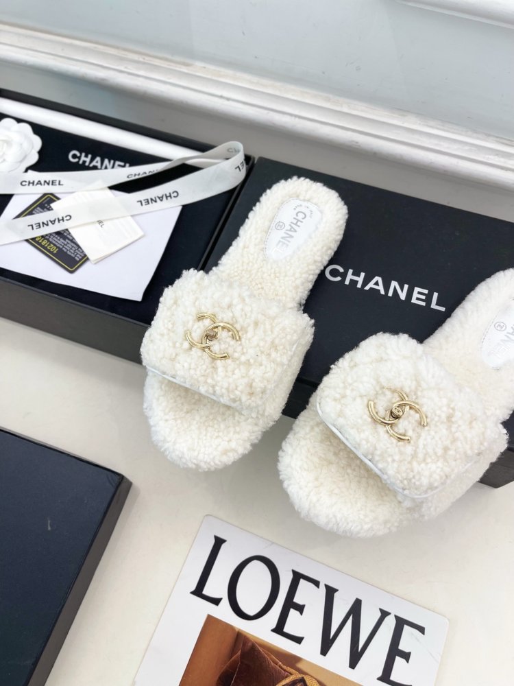 Шлепанцы меховые женские фото 6