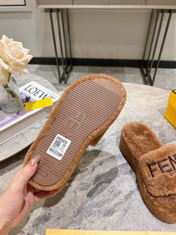 Шльопанці хутряні жіночі фото 6