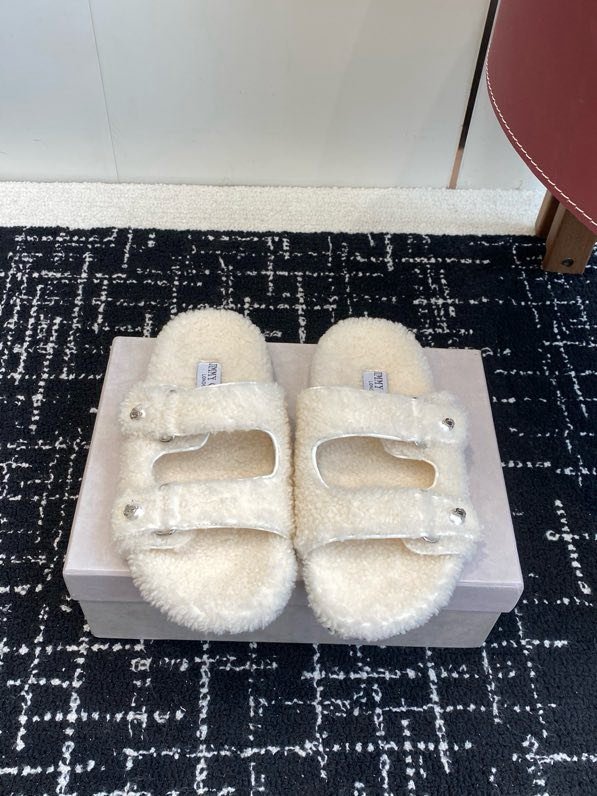 Шлепанцы меховые женские фото 6