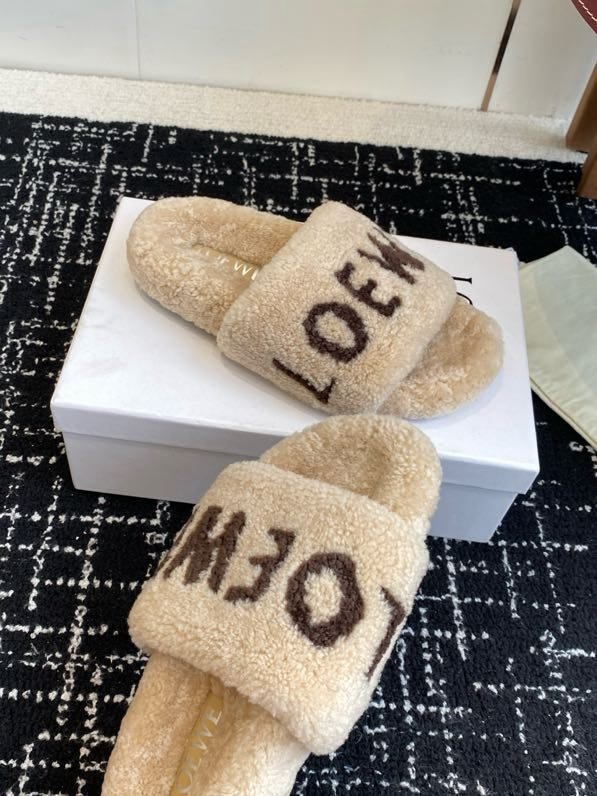 Шлепанцы меховые женские фото 6