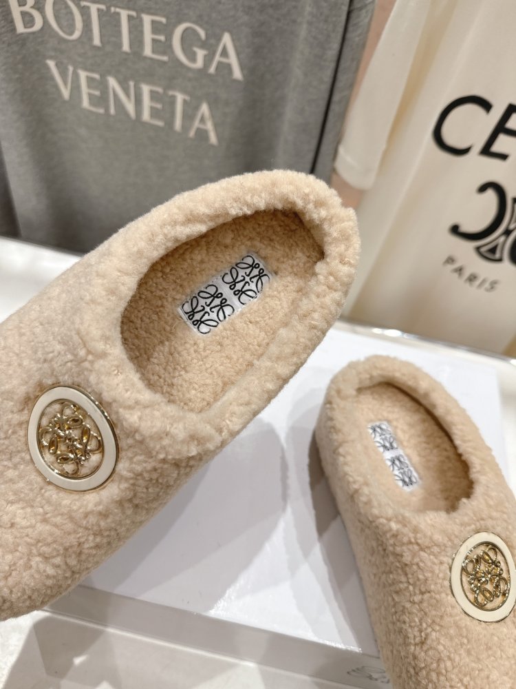 Шлепанцы меховые женские фото 6