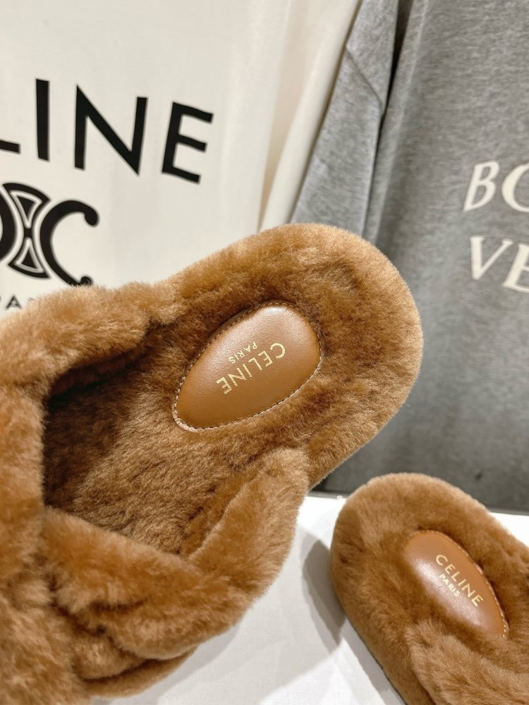 Шлепанцы меховые женские фото 6