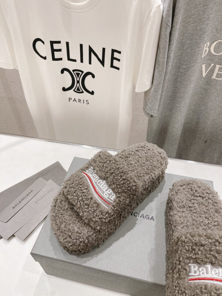 Шлепанцы меховые женские фото 6