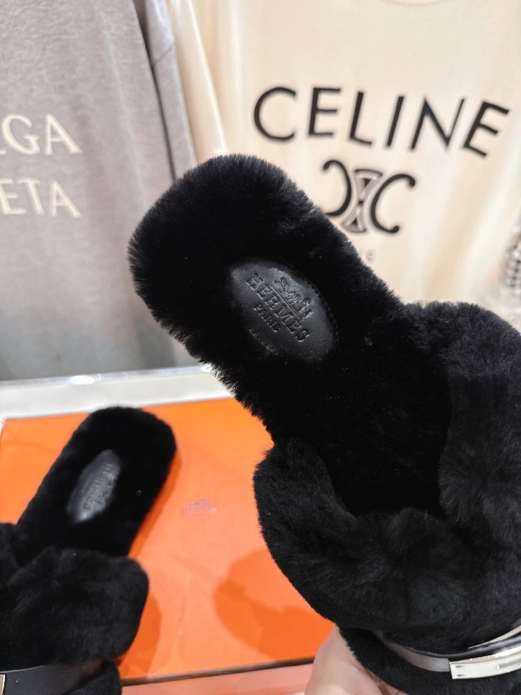 Шлепанцы меховые женские фото 6