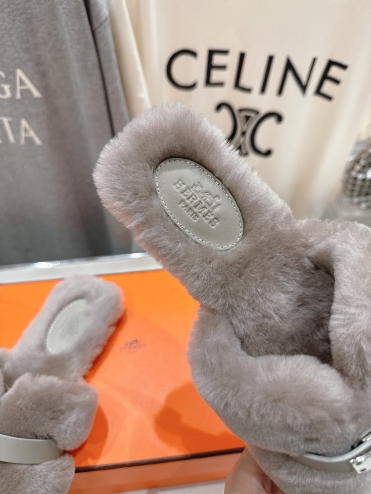 Шлепанцы меховые женские фото 6