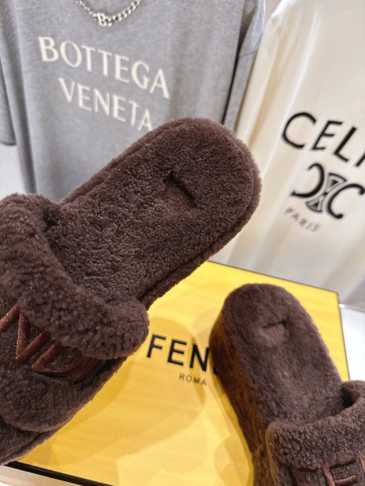 Шльопанці хутряні жіночі фото 6