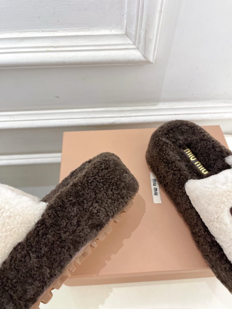 Шлепанцы меховые женские фото 7