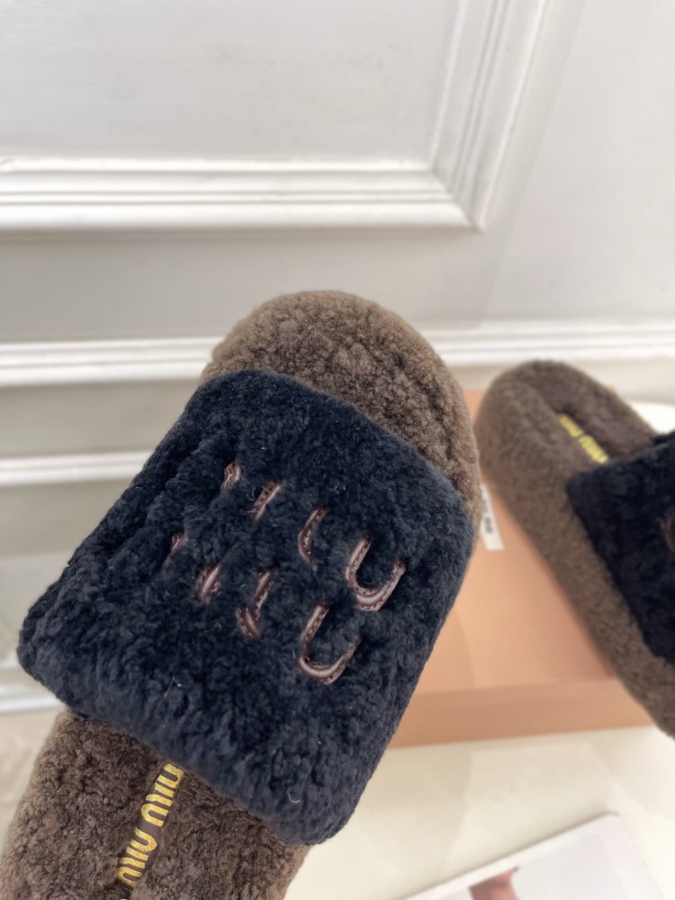 Шлепанцы меховые женские фото 7