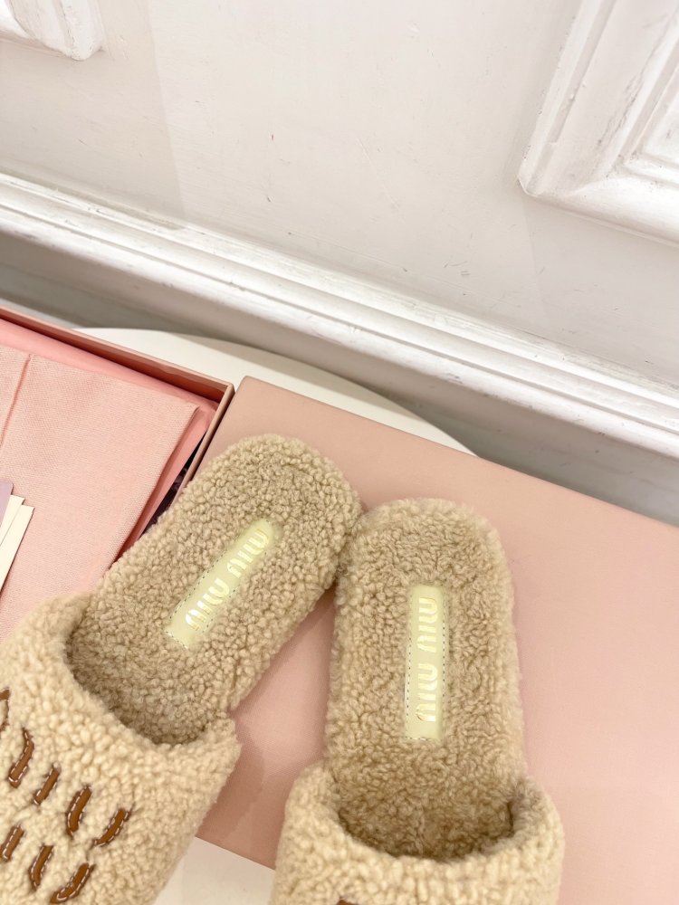 Шлепанцы меховые женские фото 7