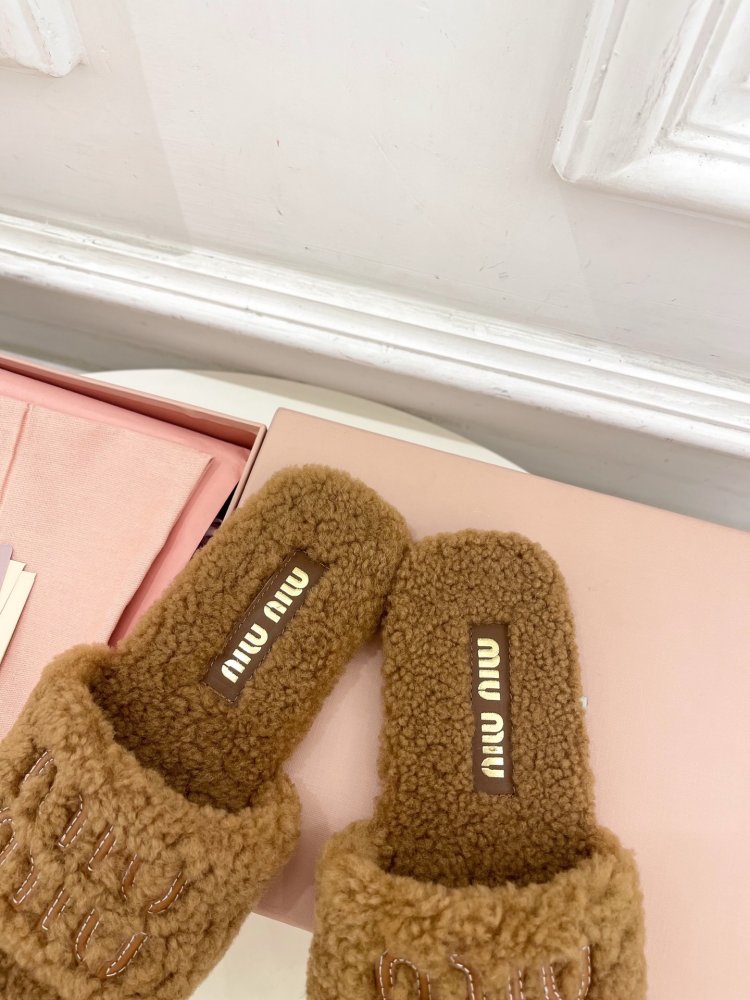 Шлепанцы меховые женские фото 7