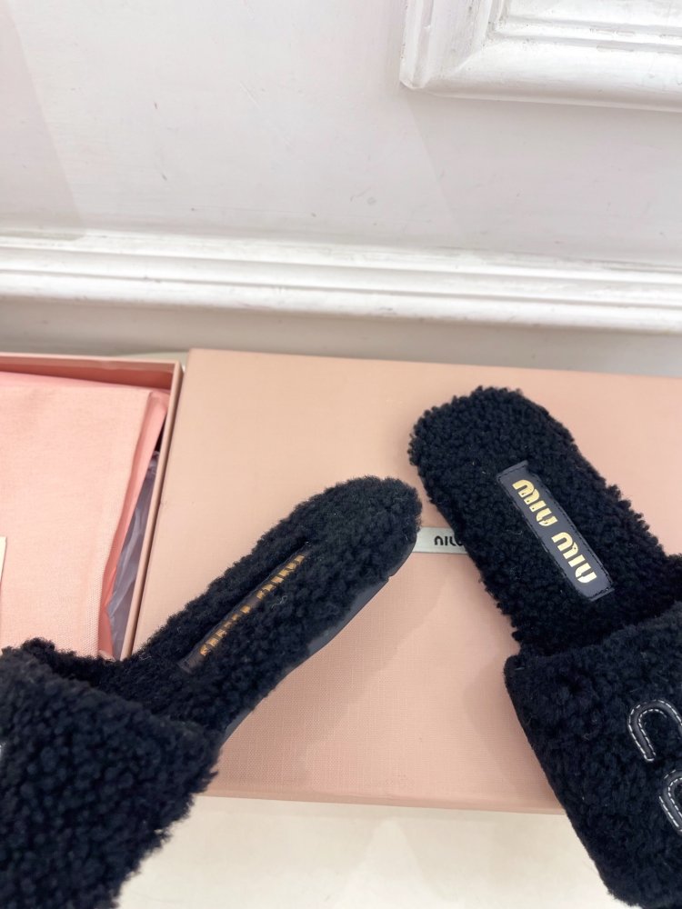 Шлепанцы меховые женские фото 7