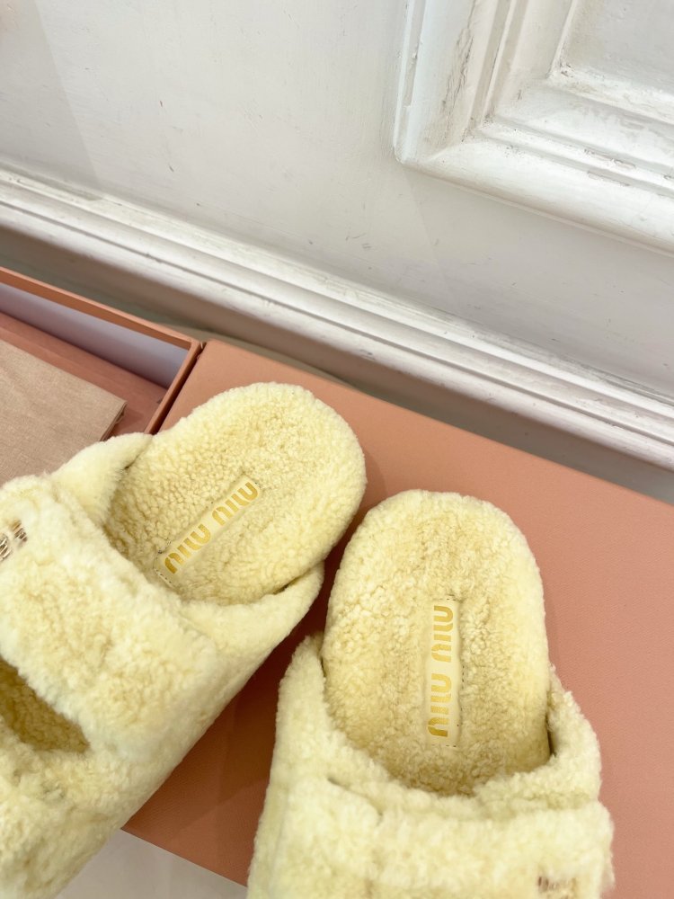 Шлепанцы меховые женские фото 7