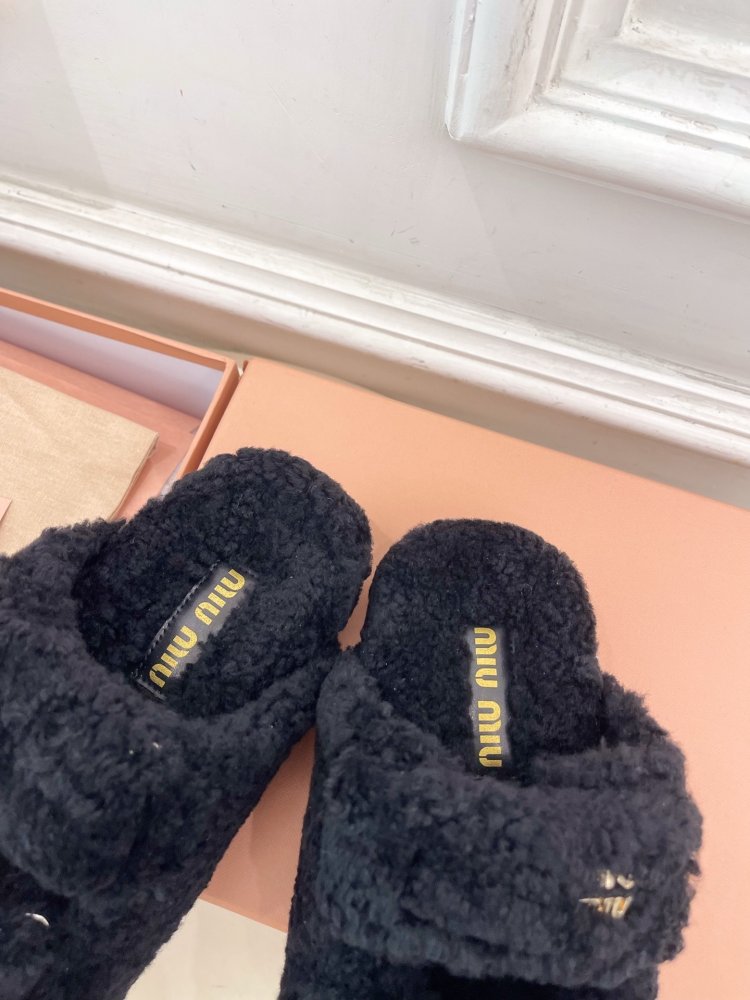 Шлепанцы меховые женские фото 7