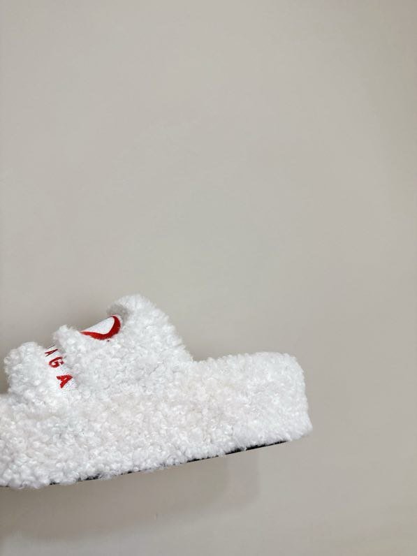 Шльопанці хутряні жіночі фото 7