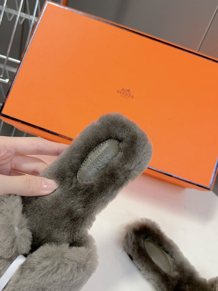 Шлепанцы меховые женские фото 7