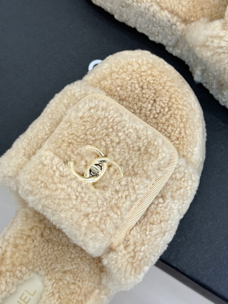 Шлепанцы меховые женские фото 7