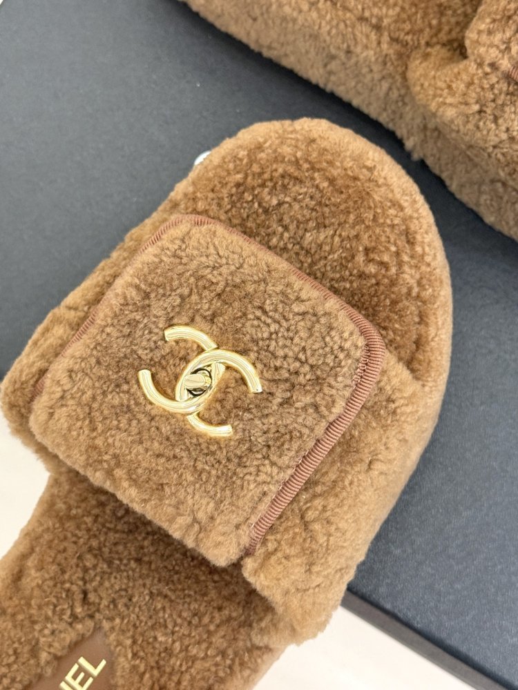 Шлепанцы меховые женские фото 7