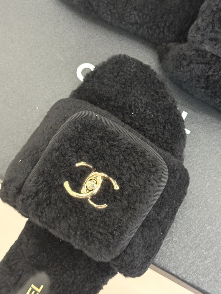 Шлепанцы меховые женские фото 7