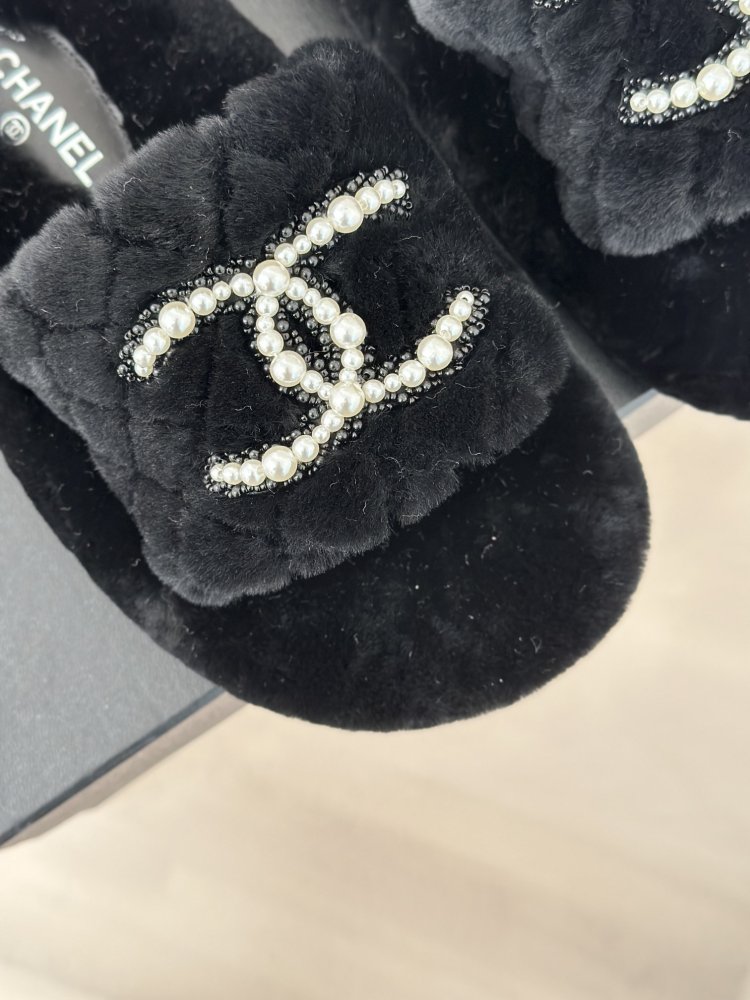 Шлепанцы меховые женские фото 7