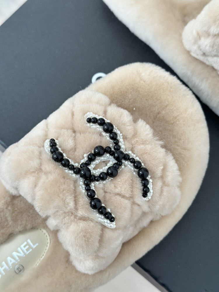 Шльопанці хутряні жіночі фото 7