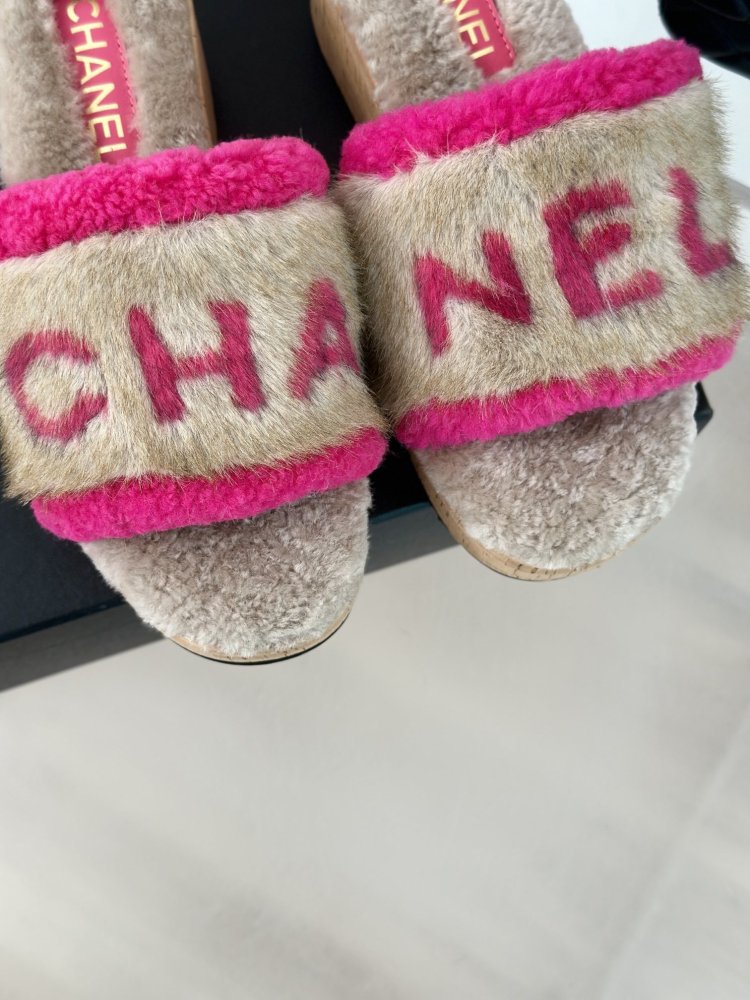 Шлепанцы меховые женские фото 7