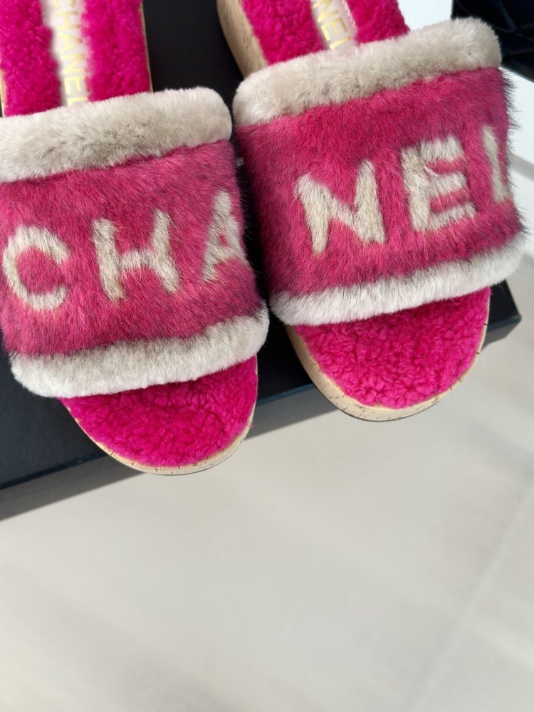 Шлепанцы меховые женские фото 7