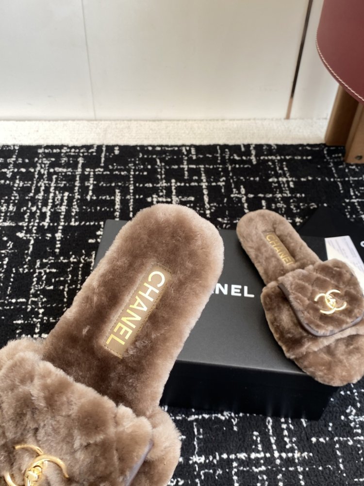 Шлепанцы меховые женские фото 7
