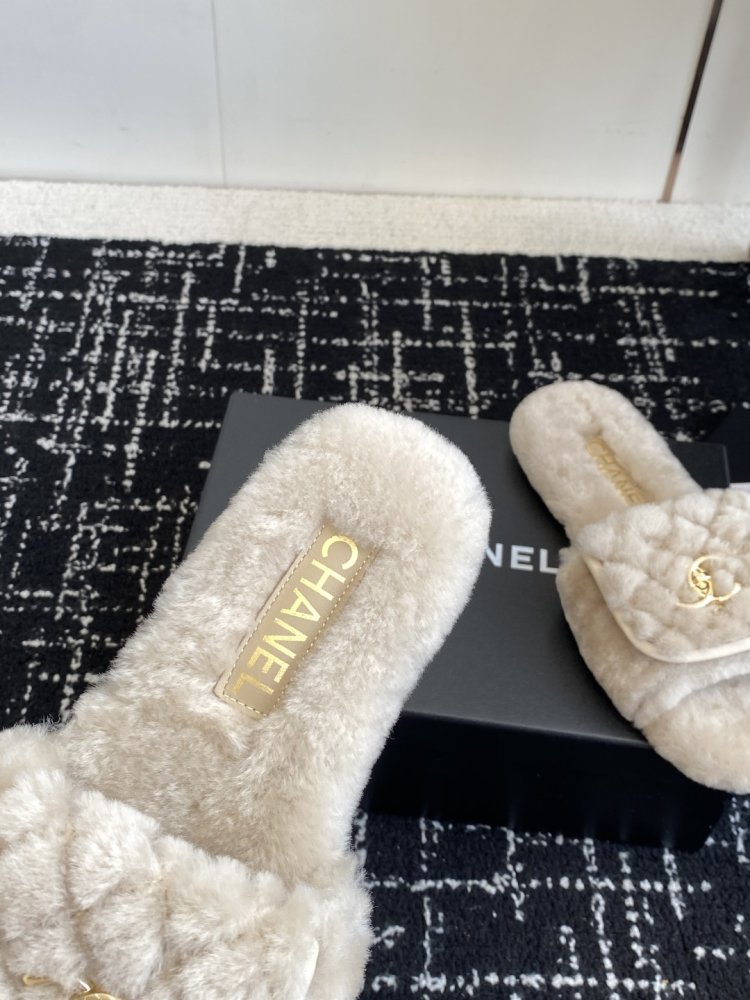 Шлепанцы меховые женские фото 7