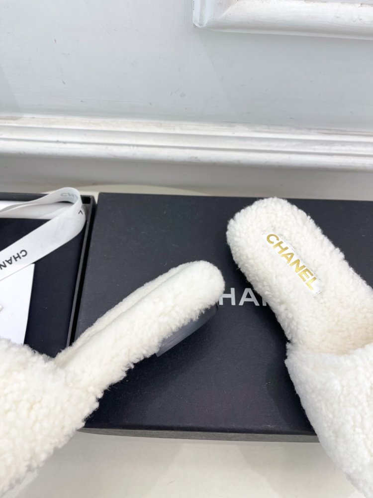 Шльопанці хутряні жіночі фото 7