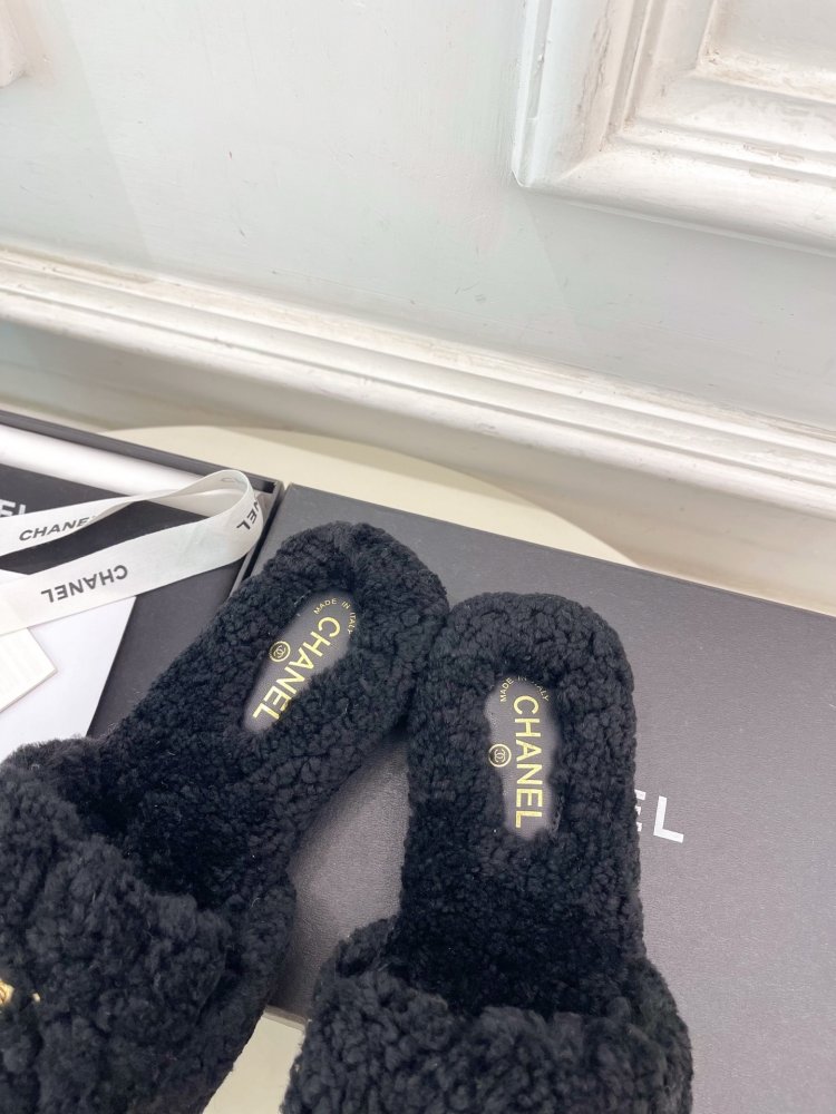 Шльопанці хутряні жіночі фото 7