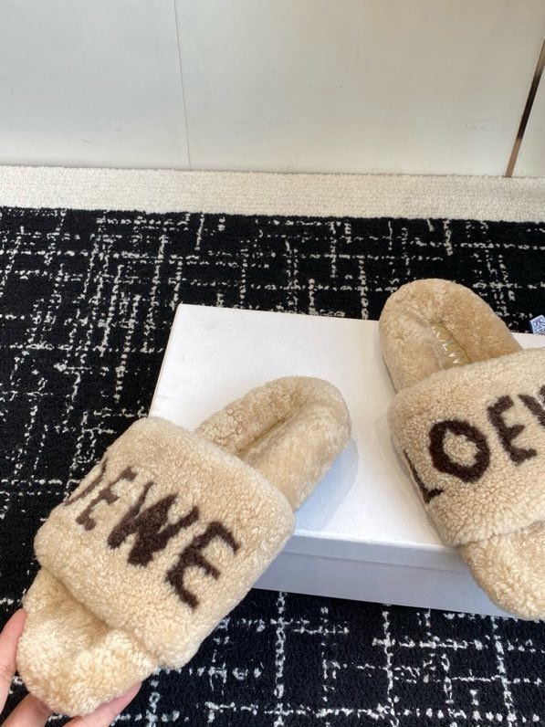 Шлепанцы меховые женские фото 7