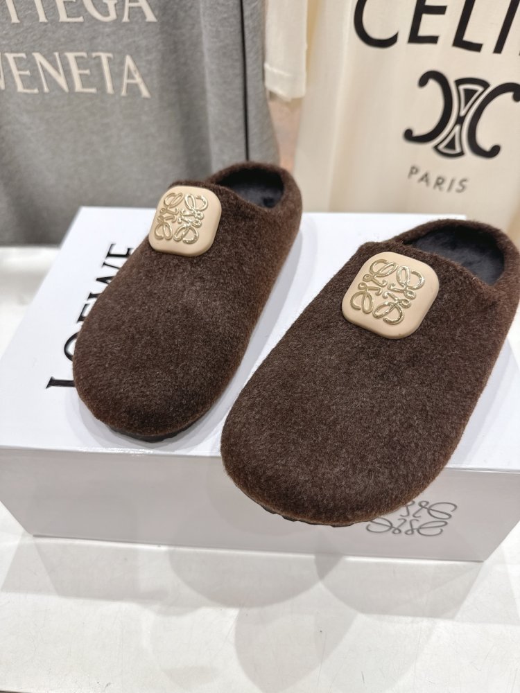 Шлепанцы меховые женские фото 7