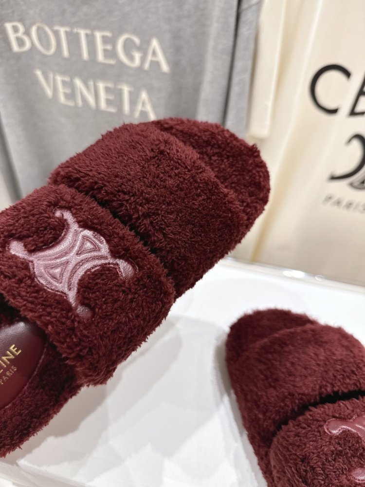 Шлепанцы меховые женские фото 7