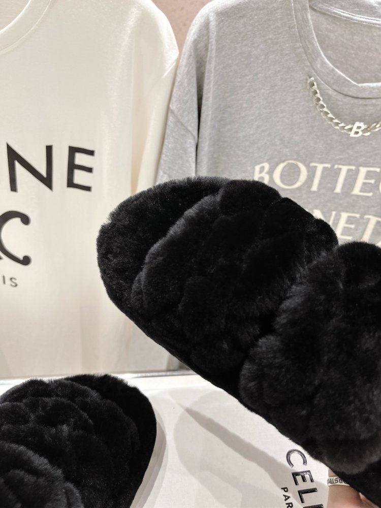 Шльопанці хутряні жіночі фото 7