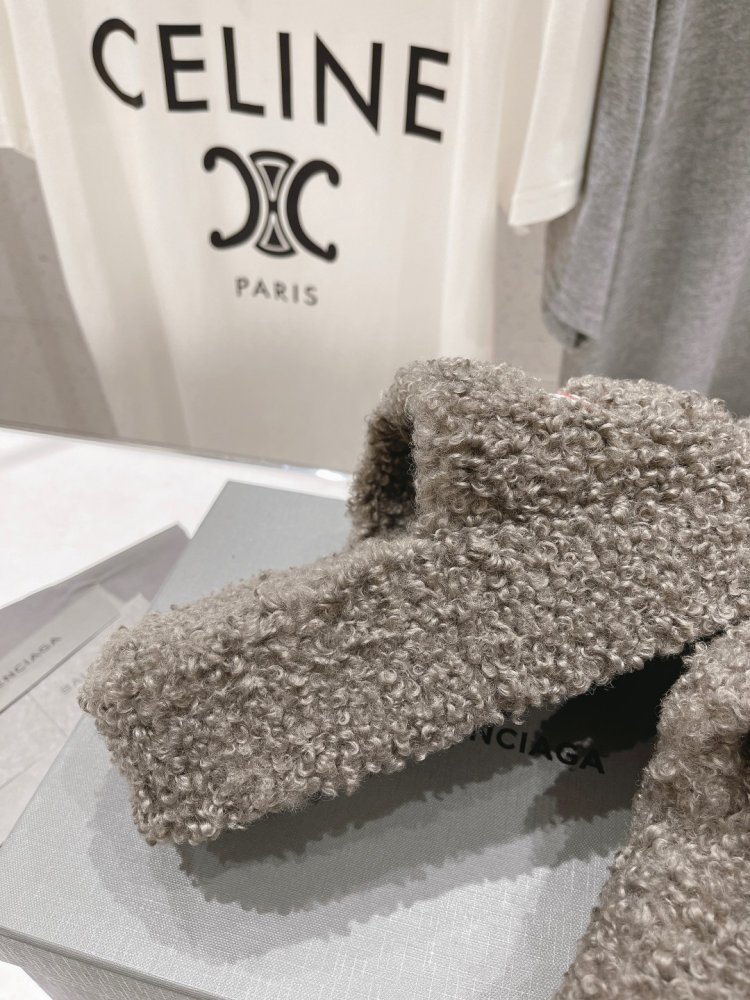 Шлепанцы меховые женские фото 7