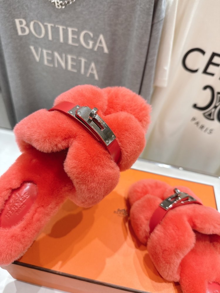 Шльопанці хутряні жіночі фото 7