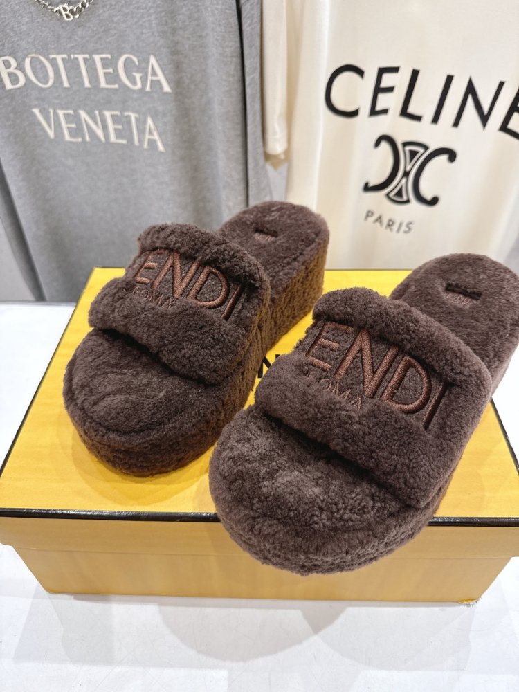 Шльопанці хутряні жіночі фото 7