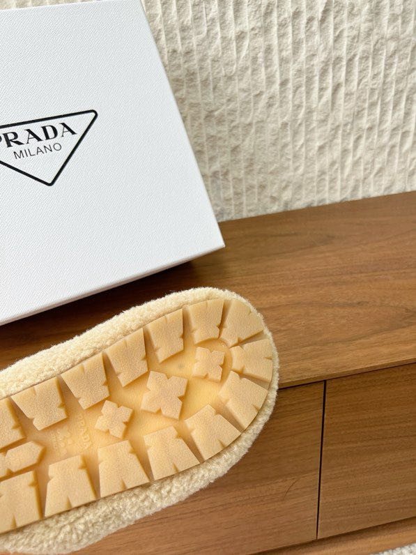 Шлепанцы меховые женские фото 7