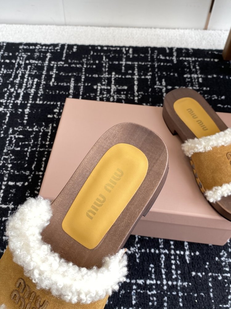 Шльопанці хутряні жіночі фото 8