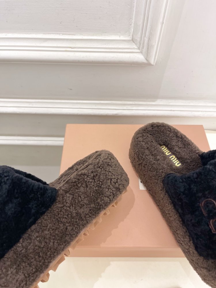 Шлепанцы меховые женские фото 8