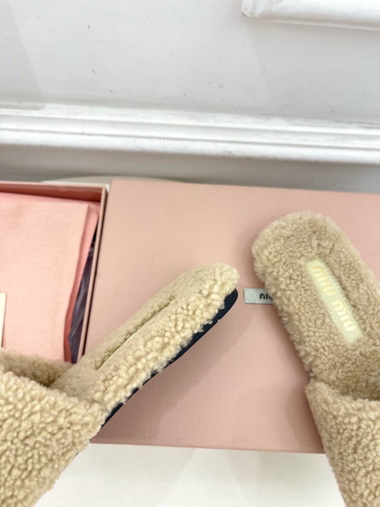 Шлепанцы меховые женские фото 8