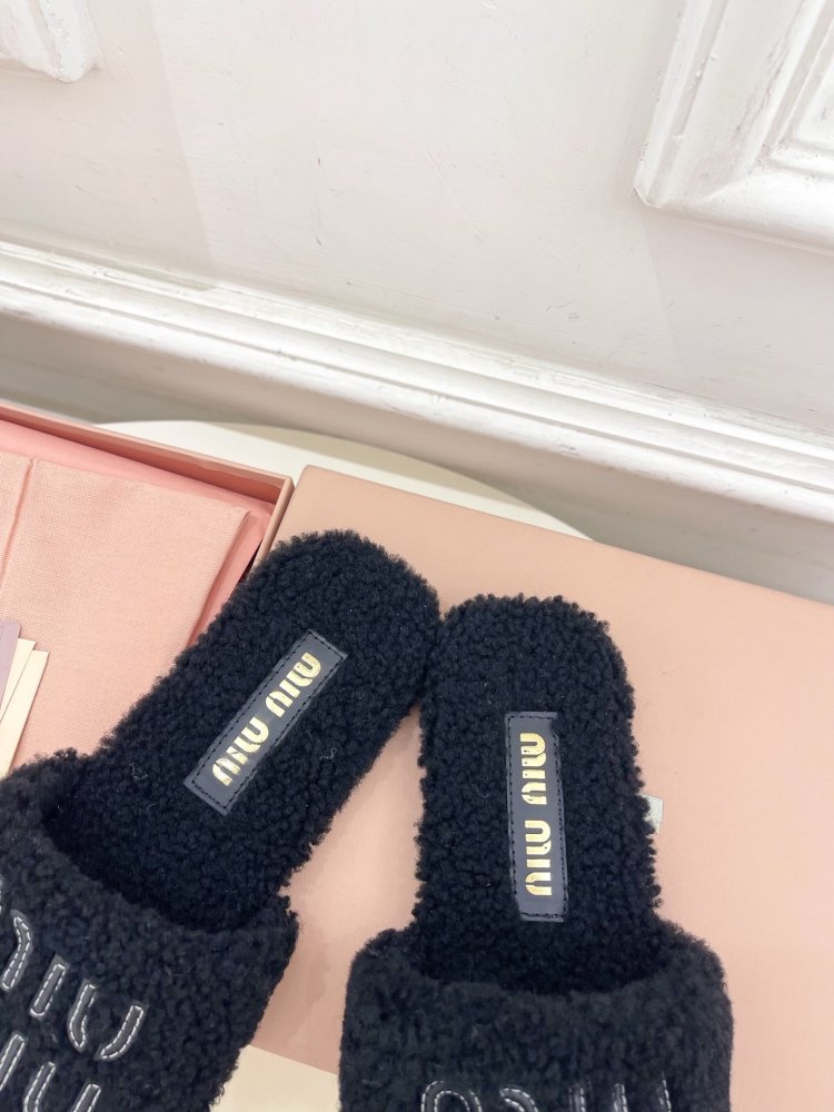 Шлепанцы меховые женские фото 8