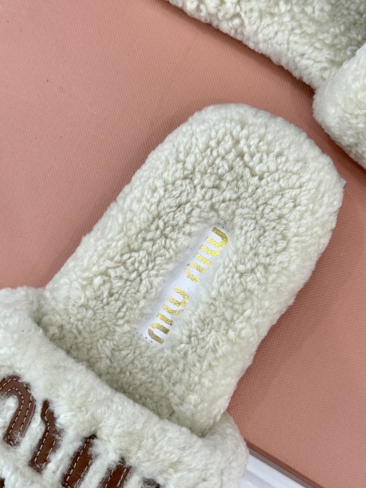 Шлепанцы меховые женские фото 8