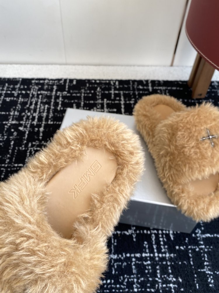 Шлепанцы меховые женские фото 8