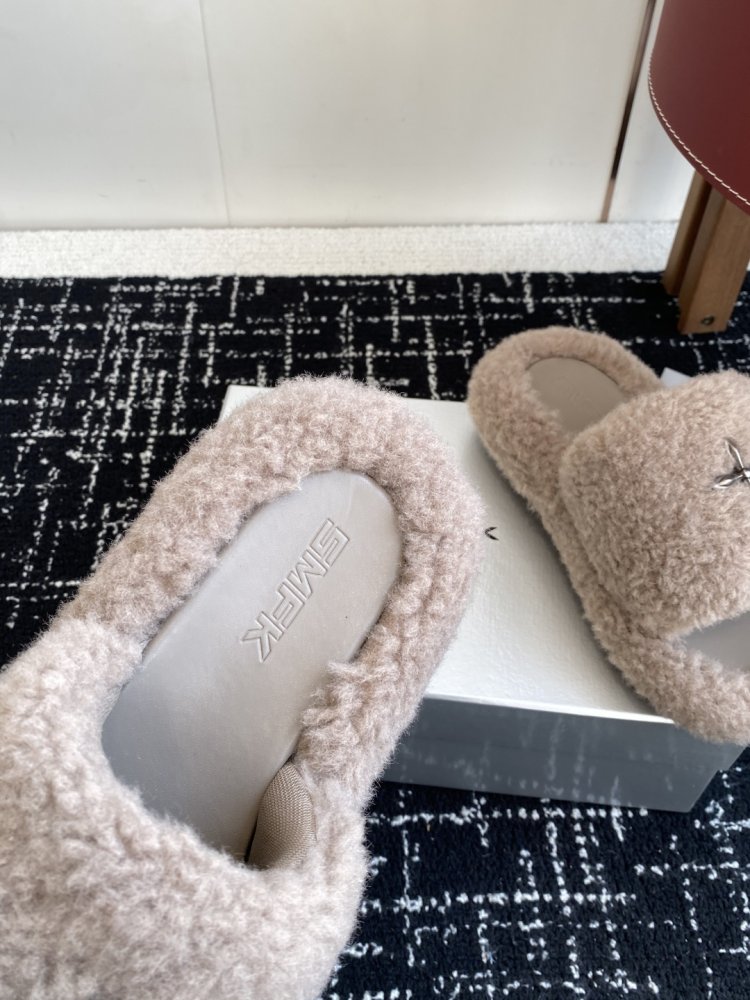 Шлепанцы меховые женские фото 8