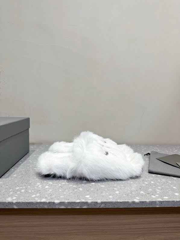 Шльопанці хутряні жіночі фото 8