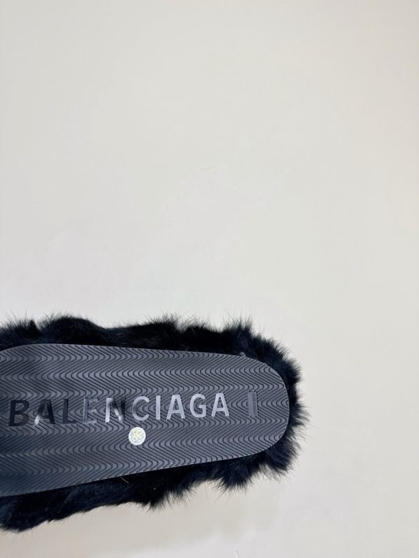 Шльопанці хутряні жіночі фото 8