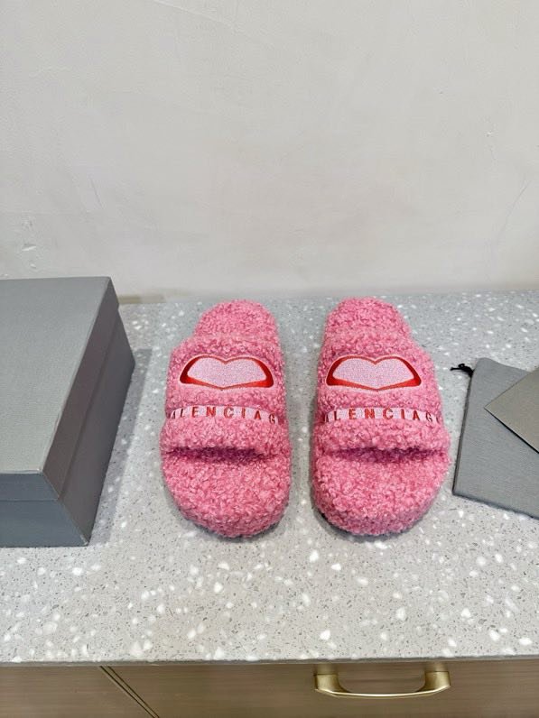 Шльопанці хутряні жіночі фото 8